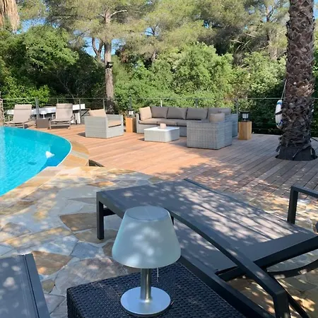 Les Voiles De Valescure Bed & Breakfast *